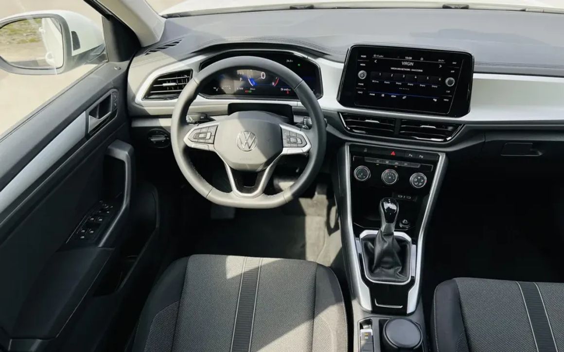 VOLKSWAGEN T-ROC LIFE+ - image 6