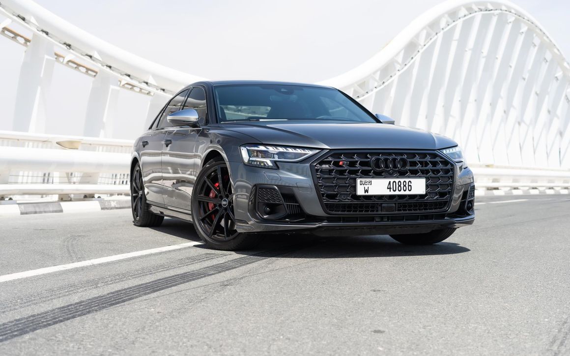 Audi S8 - image 5