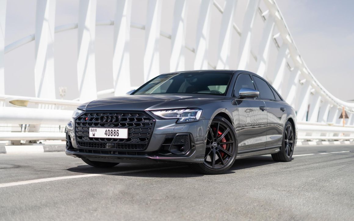 Audi S8 - image 4