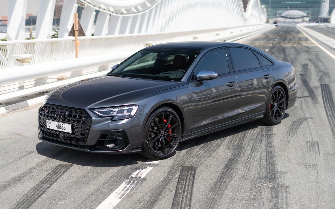 Audi S8 - image 1