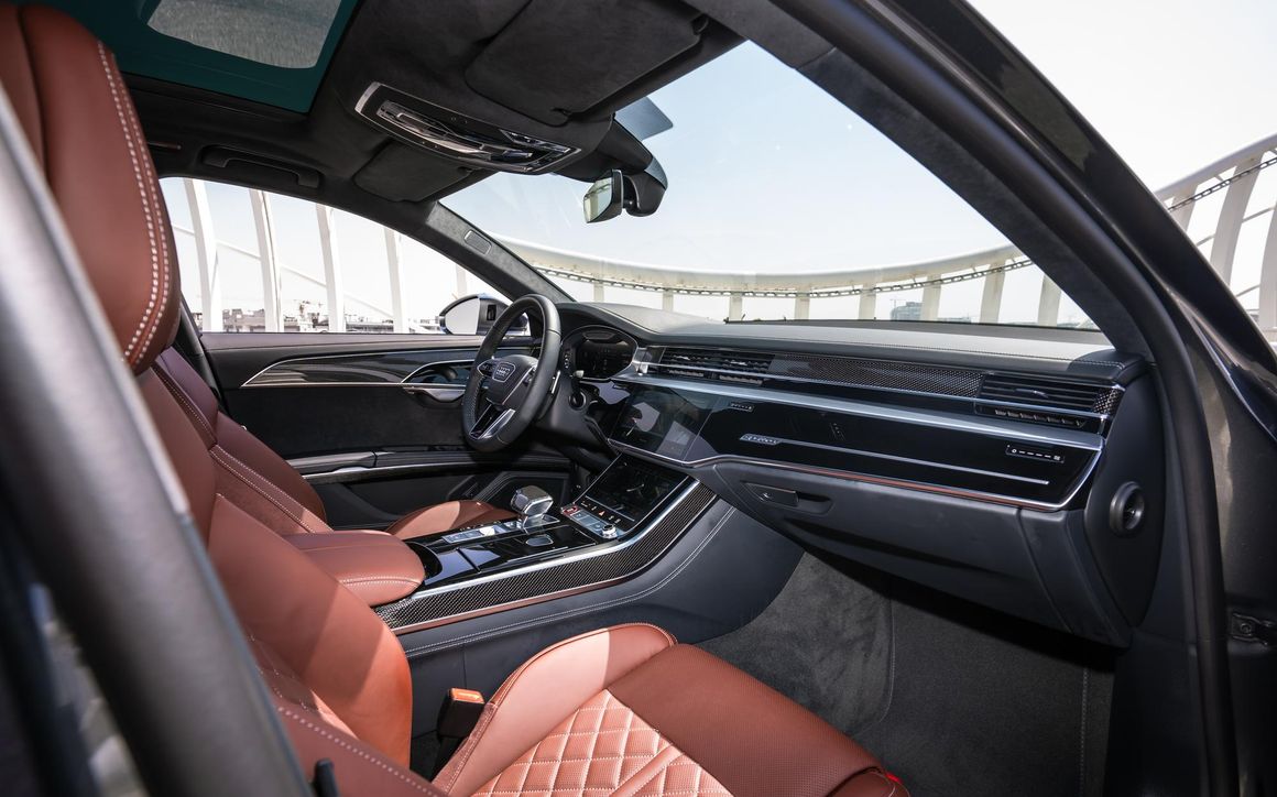 Audi S8 - image 12