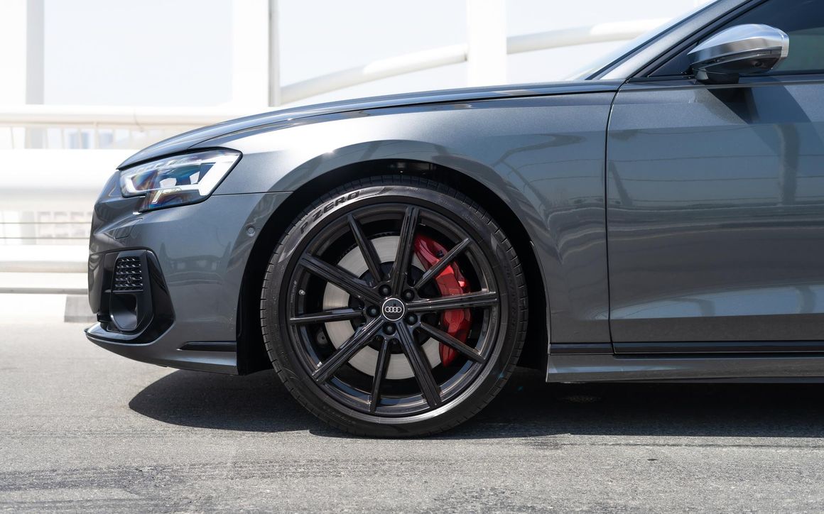 Audi S8 - image 9