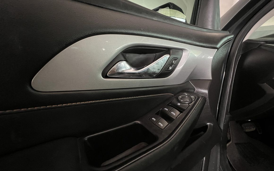 Chevrolet Traverse - image 20