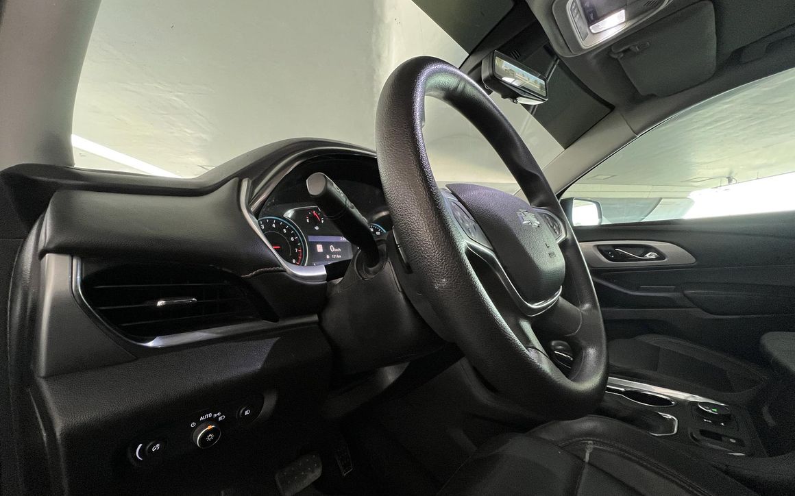 Chevrolet Traverse - image 17