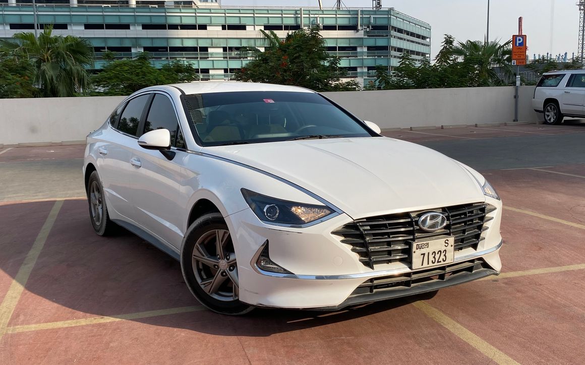 Hyundai Sonata - image 1