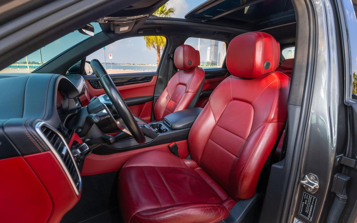PORSCHE CAYENNE - image 21