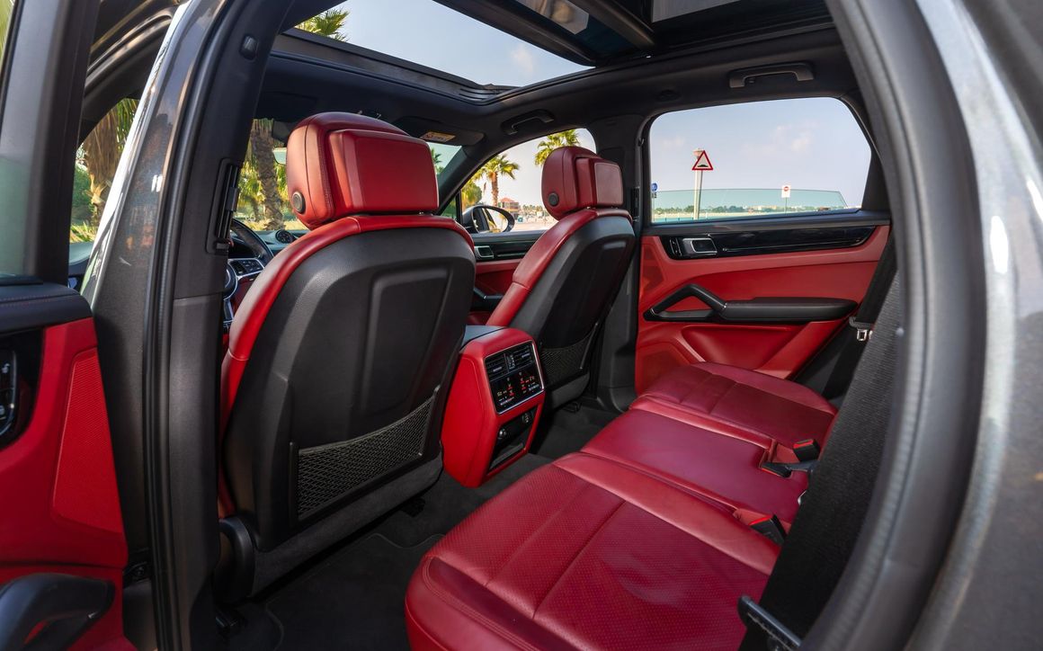 PORSCHE CAYENNE - image 22