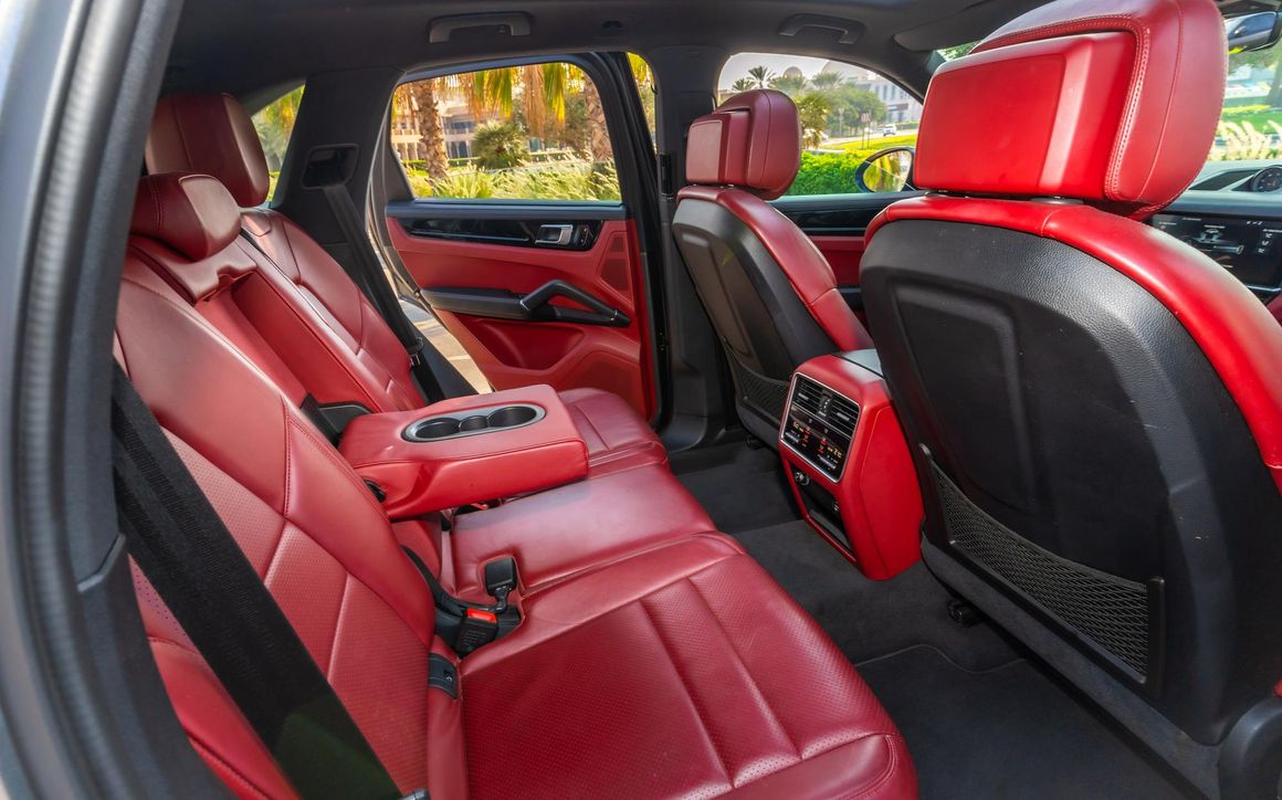 PORSCHE CAYENNE - image 25