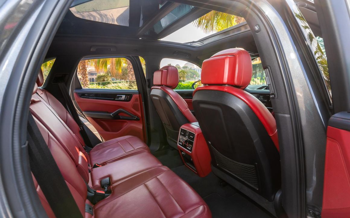 PORSCHE CAYENNE - image 24