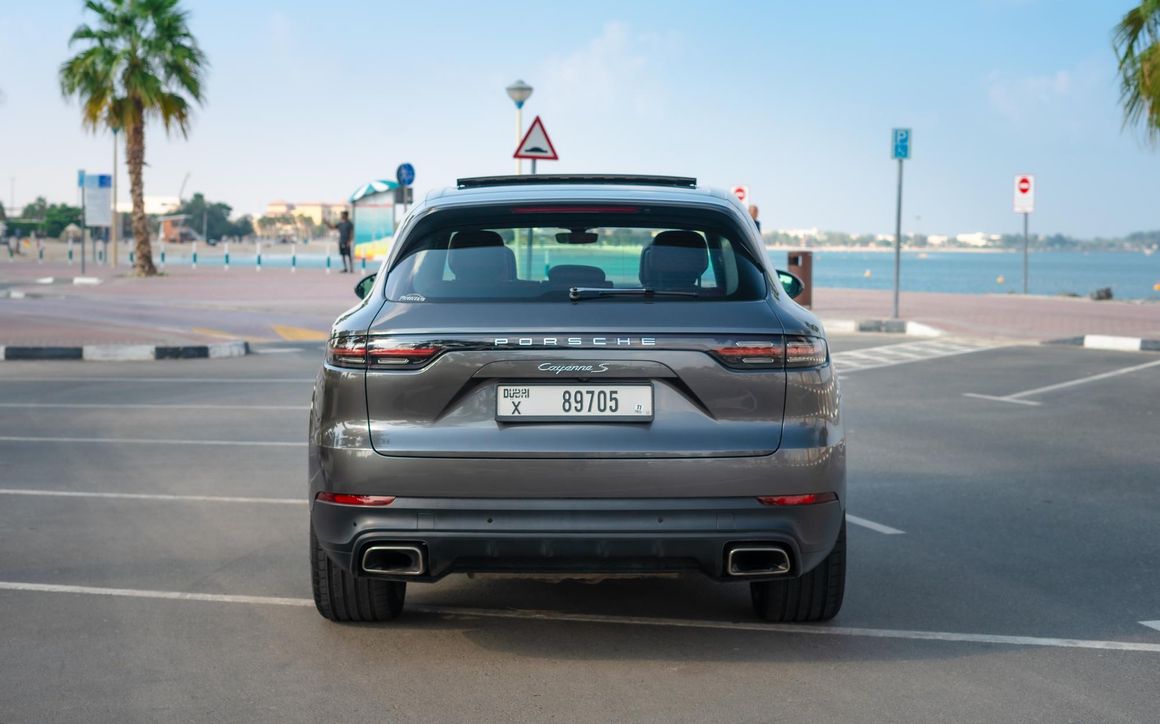 PORSCHE CAYENNE - image 11