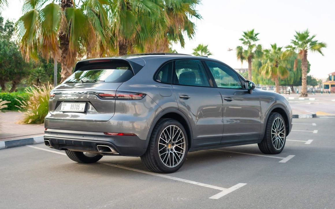 PORSCHE CAYENNE - image 12