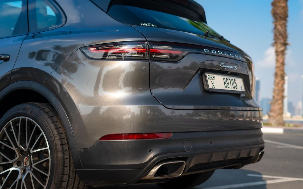 PORSCHE CAYENNE - image 17