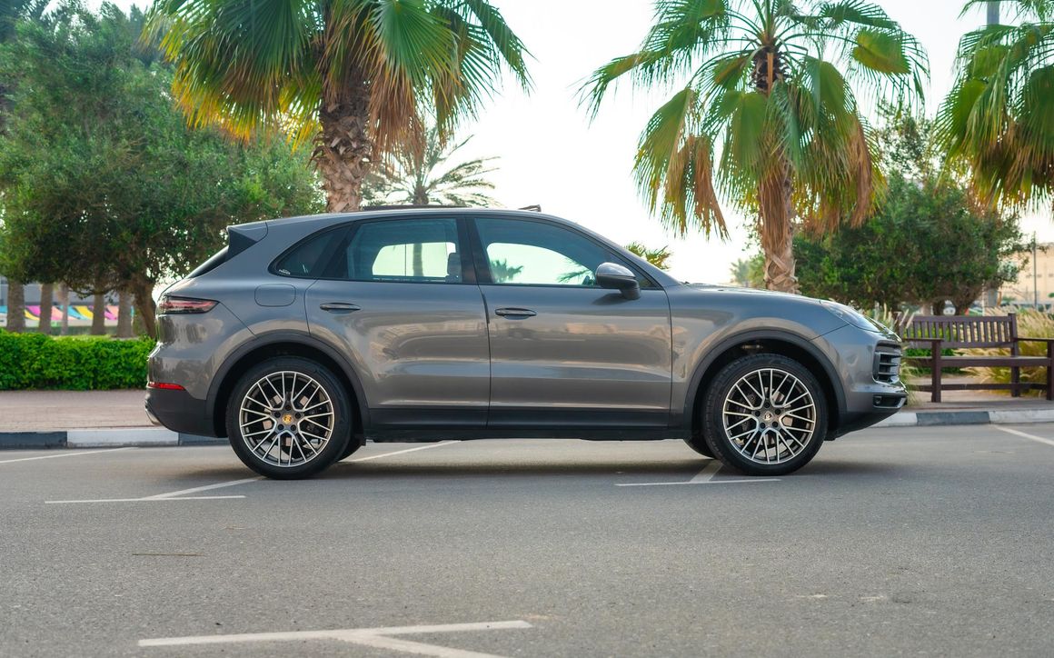 PORSCHE CAYENNE - image 7