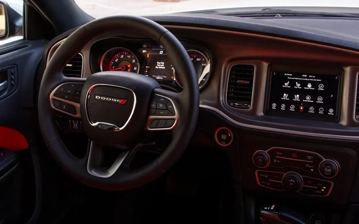 Dodge Charger - image 12