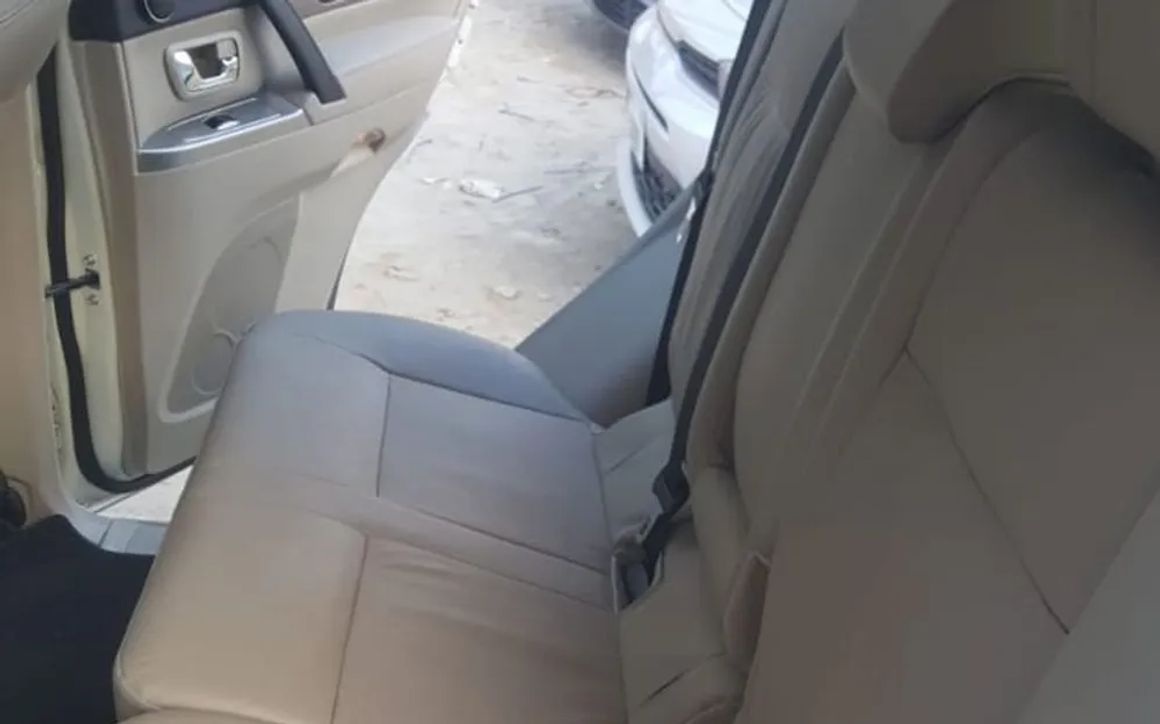 Mitsubishi Pajero - image 6