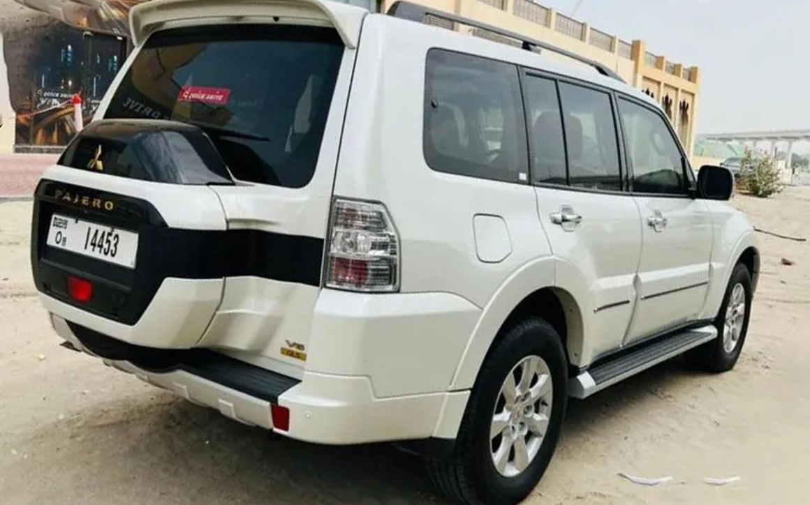 Mitsubishi Pajero - image 3