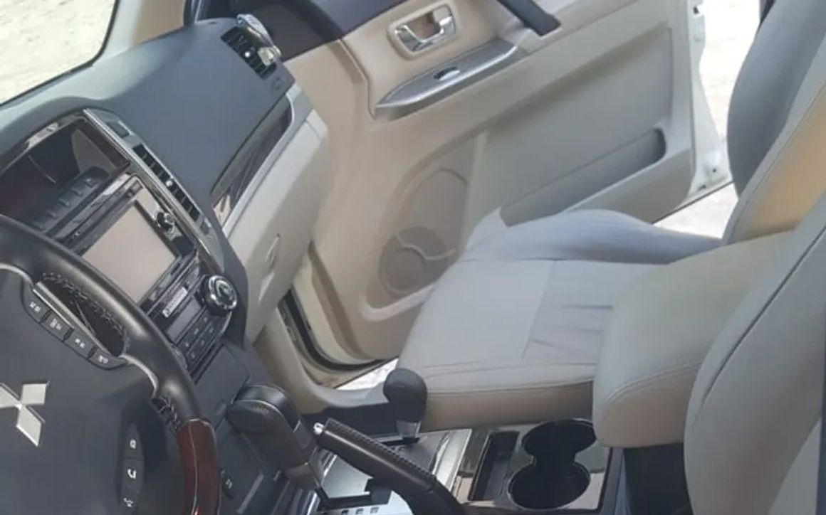 Mitsubishi Pajero - image 5