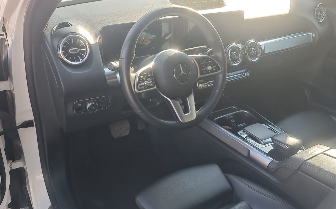 MERCEDES GLB-250 - image 7