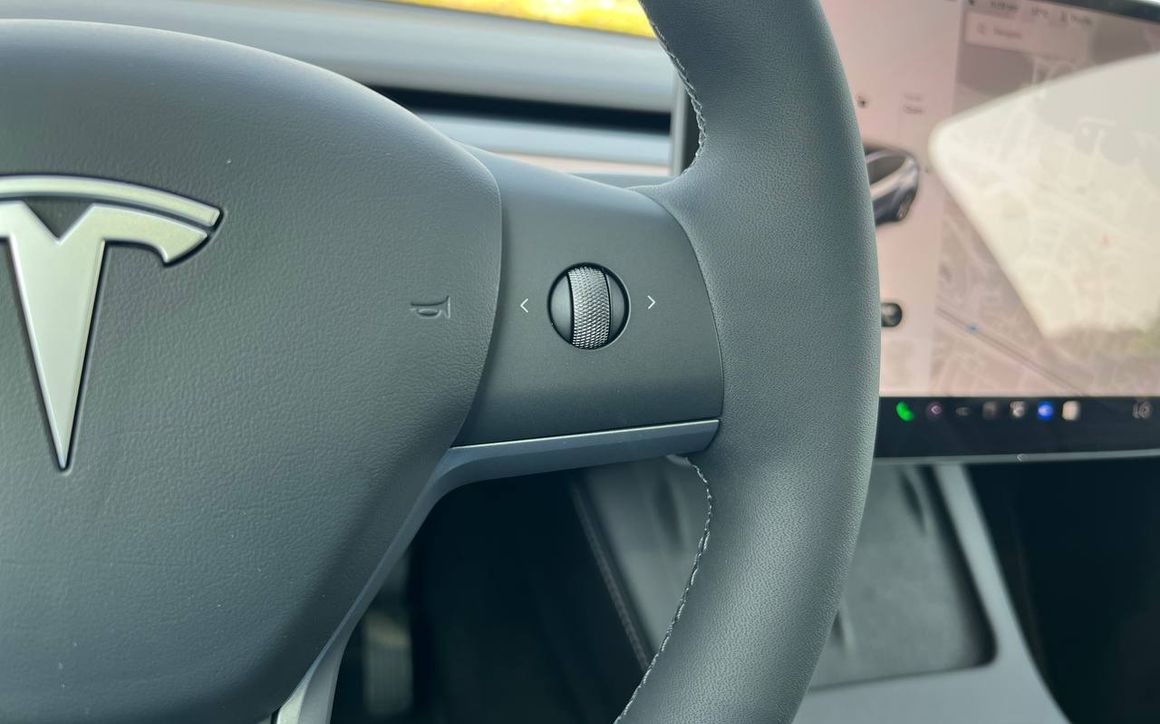 TESLA MODEL Y LONG - image 15