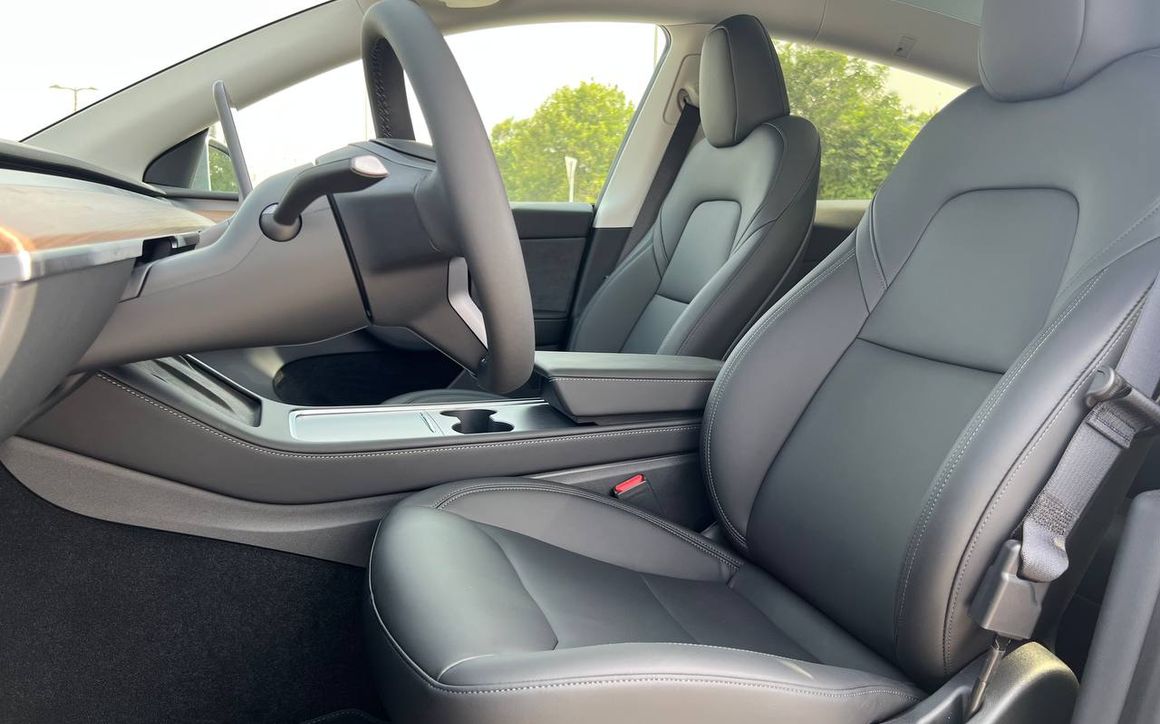 TESLA MODEL Y LONG - image 13