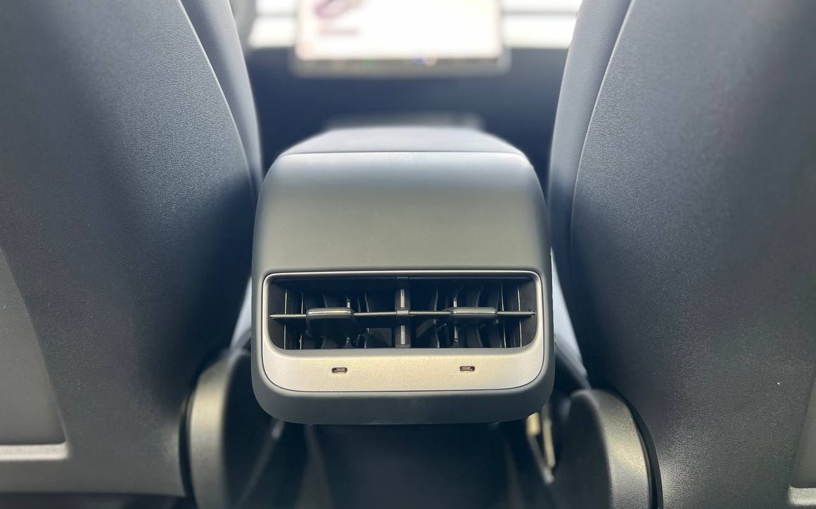 TESLA MODEL Y LONG - image 23