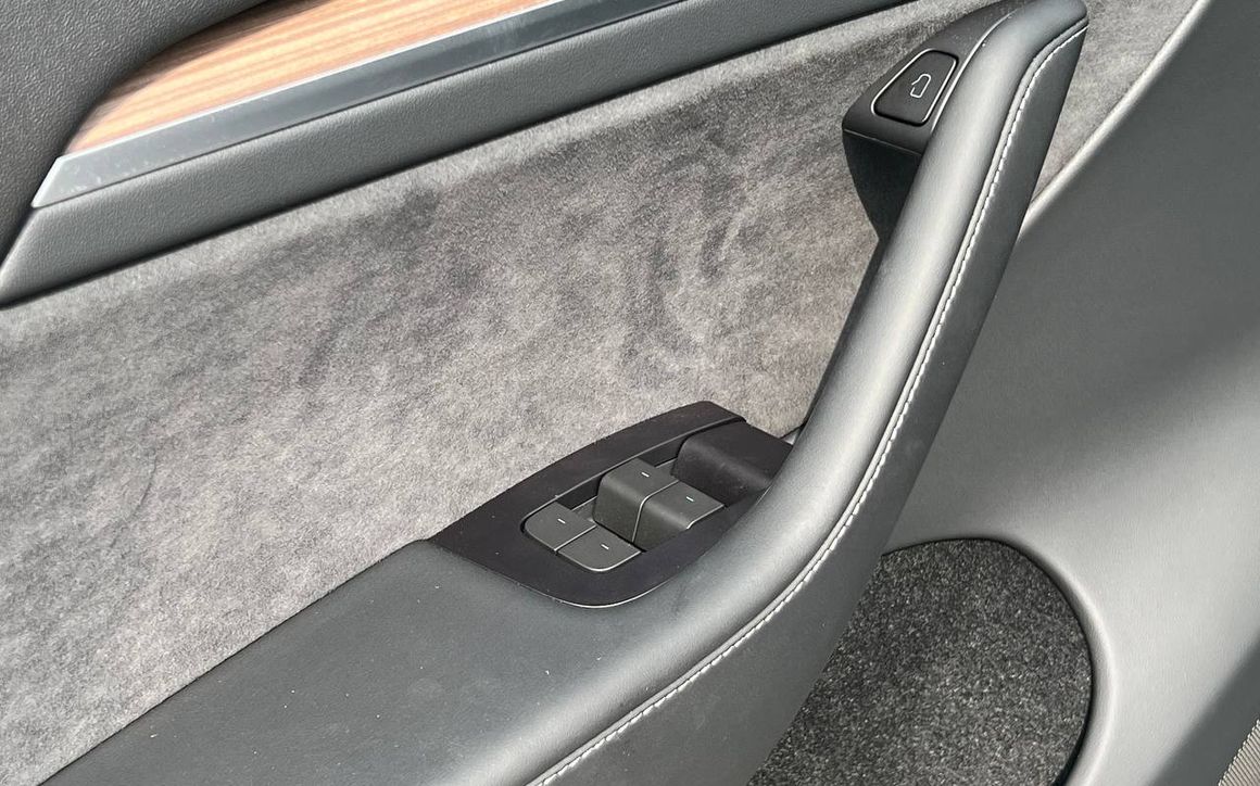 TESLA MODEL Y LONG - image 21