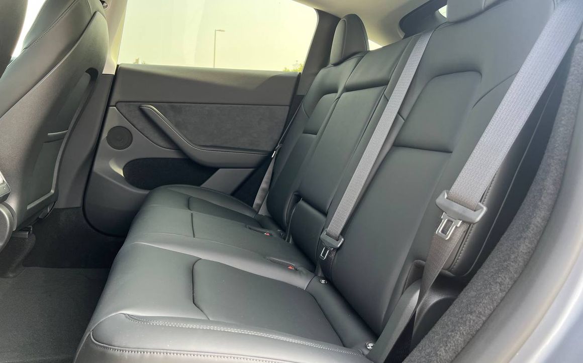 TESLA MODEL Y LONG - image 17