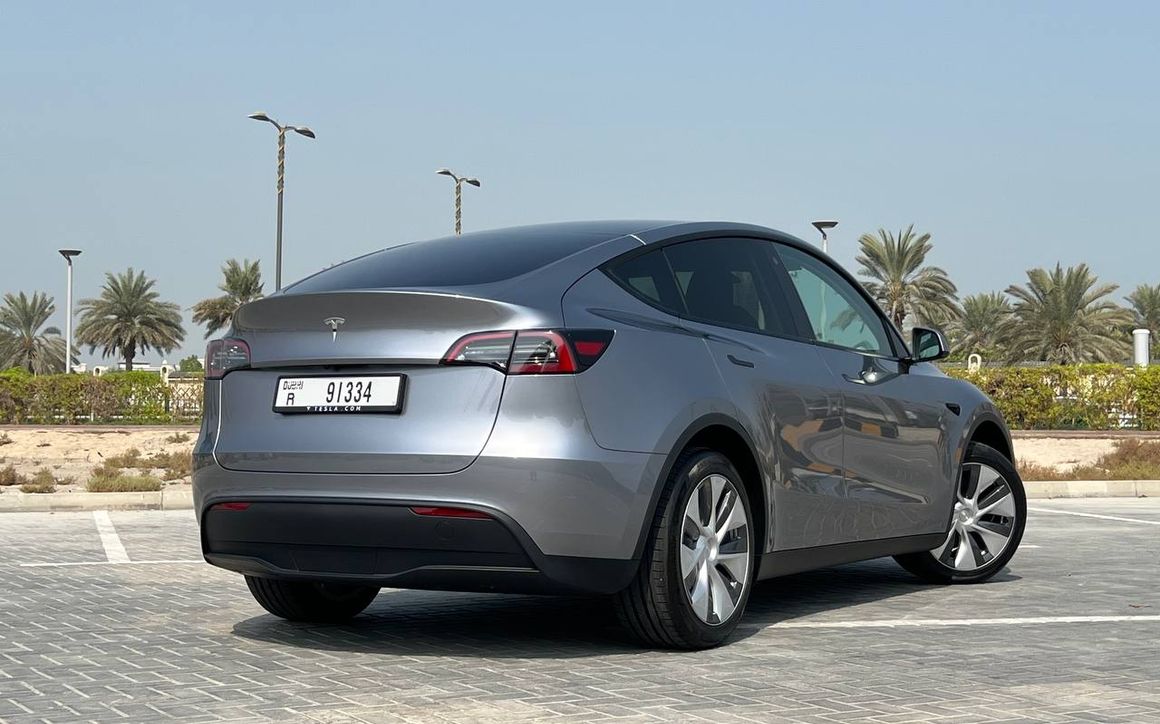 TESLA MODEL Y LONG - image 7