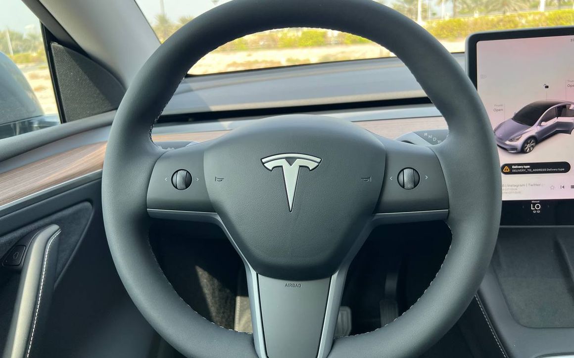 TESLA MODEL Y LONG - image 12
