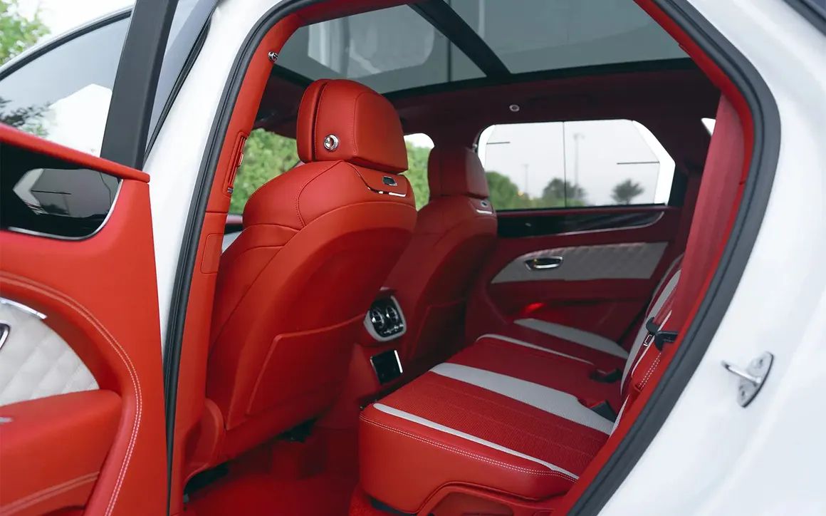 Bentley BENTAYGA - image 10