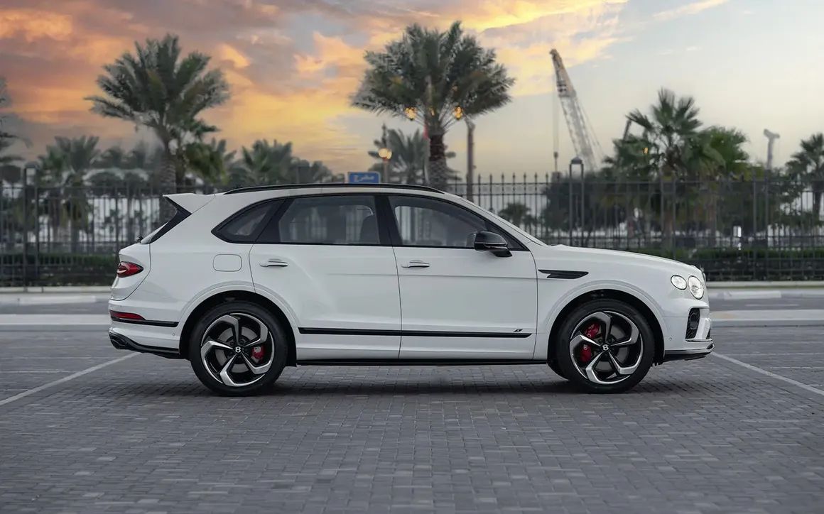 Bentley BENTAYGA - image 2