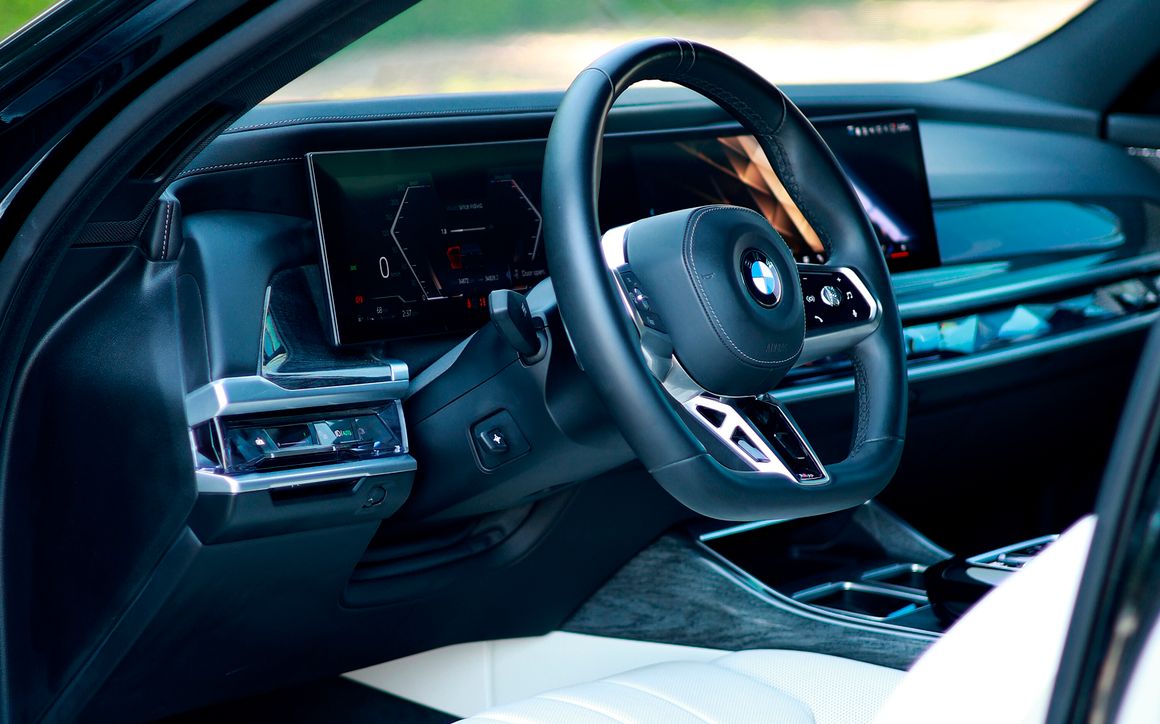 BMW 735i - image 6