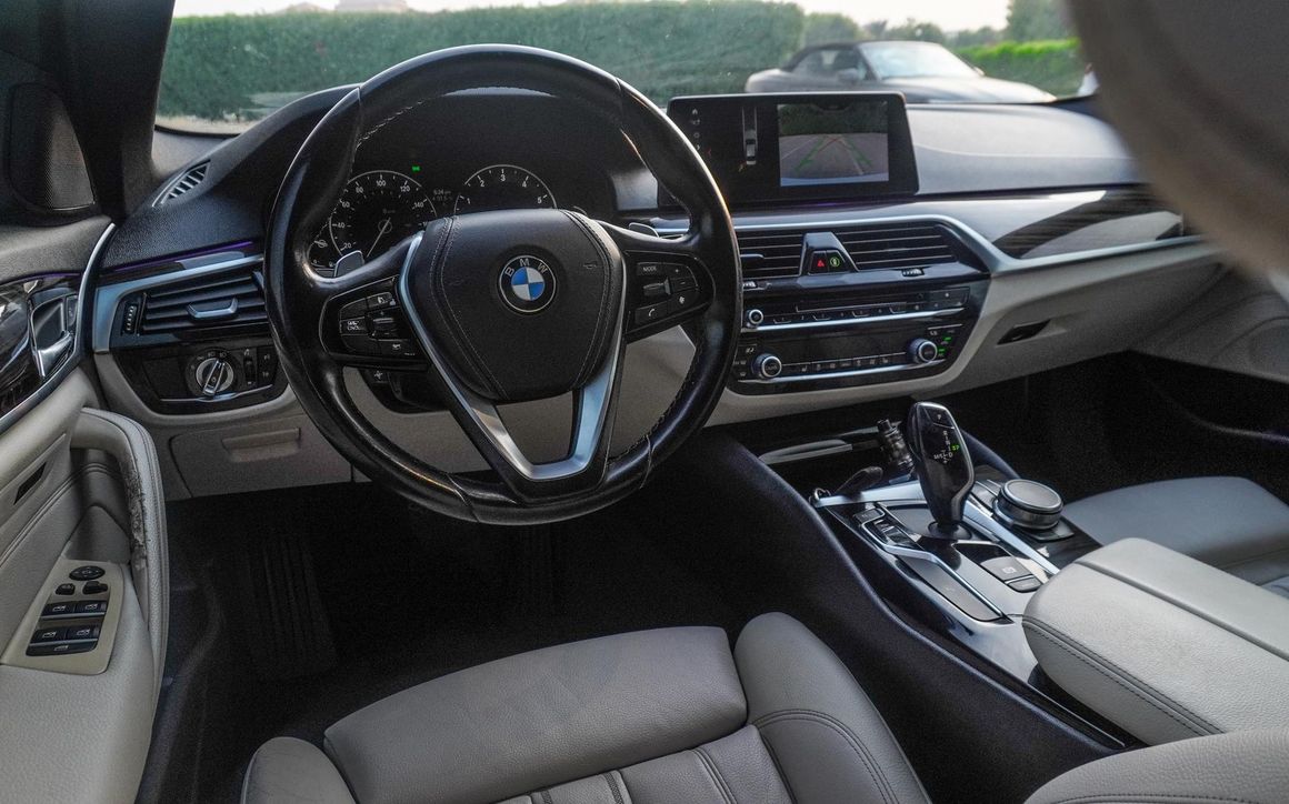 BMW 530i - image 11