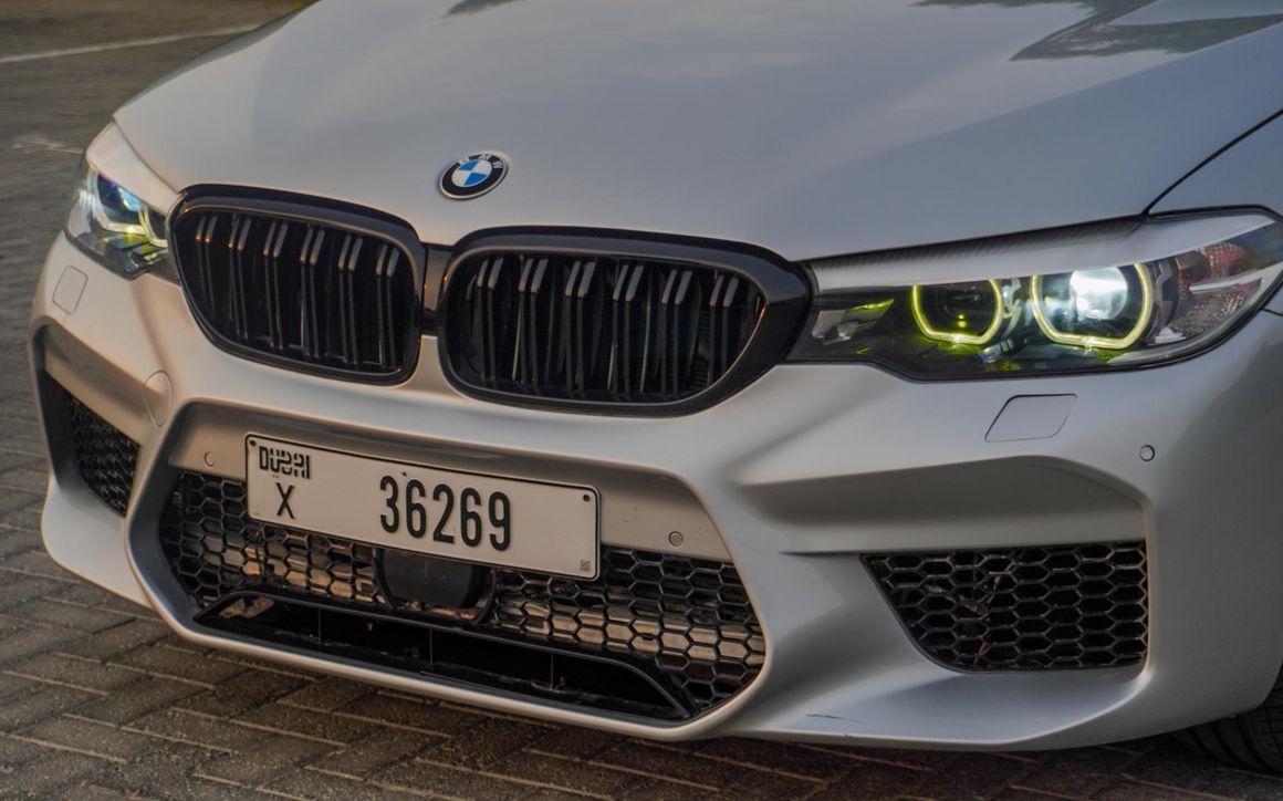 BMW 530i - image 7