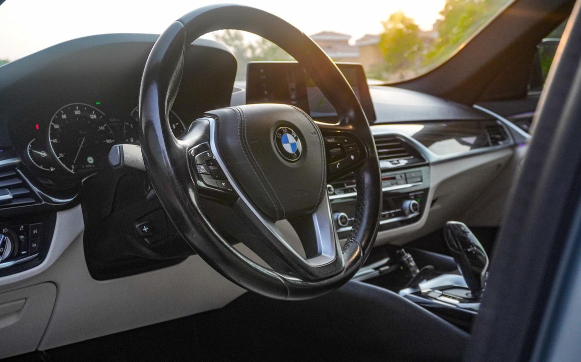 BMW 530i - image 13