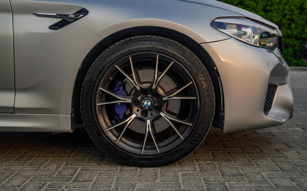 BMW 530i - image 8