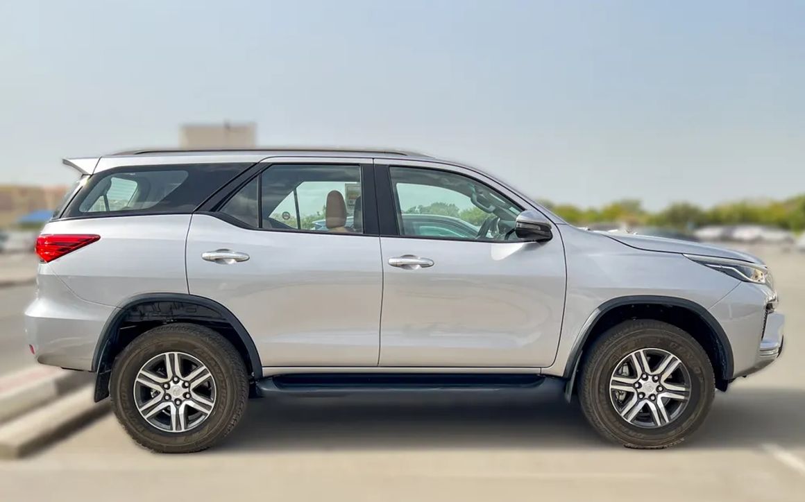 TOYOTA FORTUNER - image 2