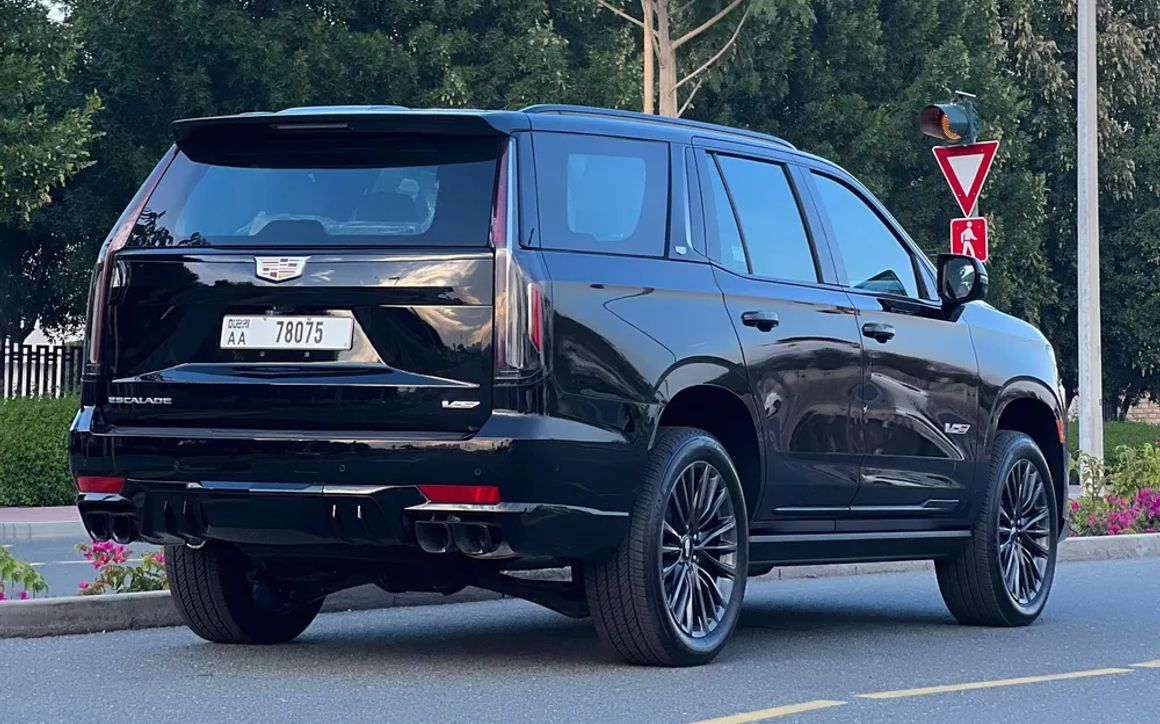 CADILLAC ESCALADE V SPORT - image 6