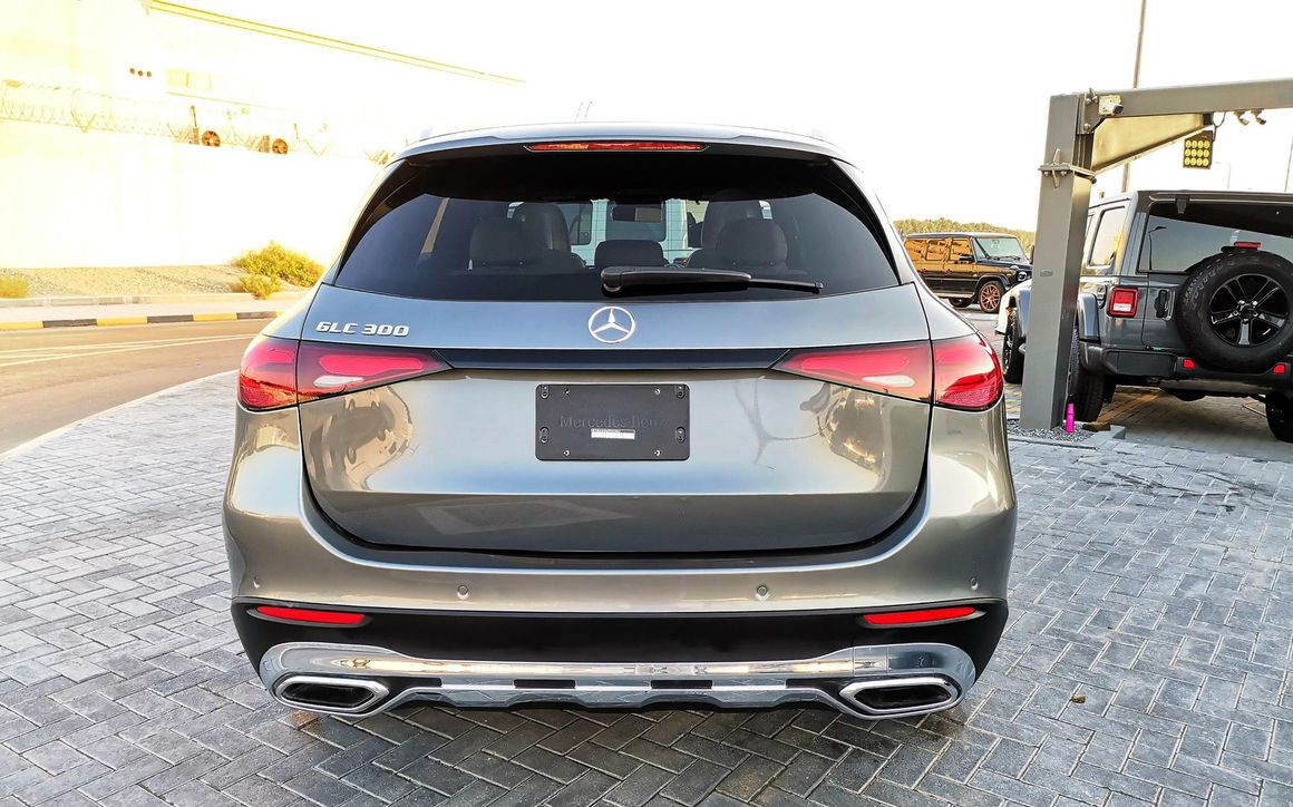 MERCEDES GLC 300 - image 6