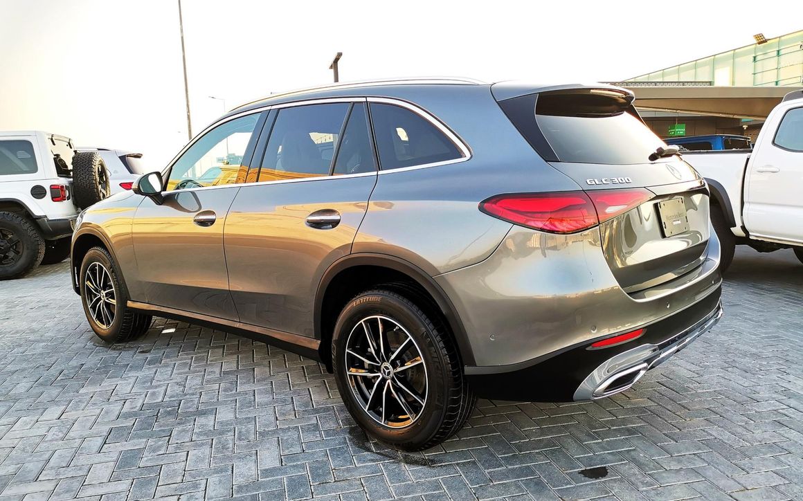 MERCEDES GLC 300 - image 5