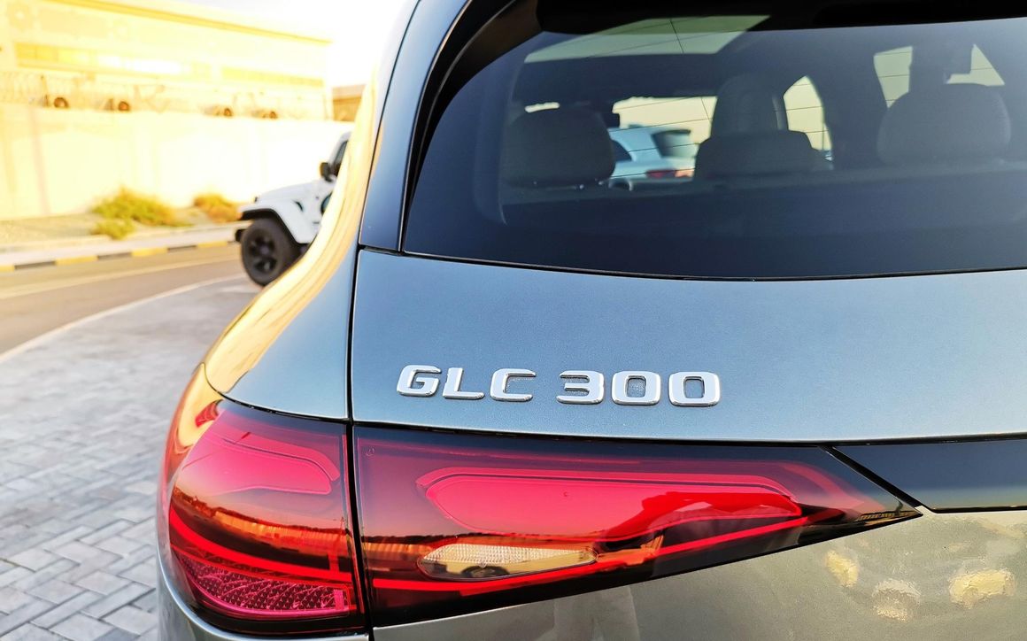 MERCEDES GLC 300 - image 9
