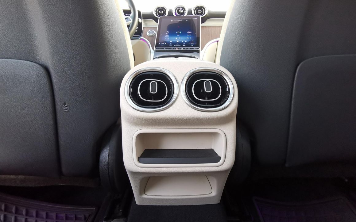 MERCEDES GLC 300 - image 22