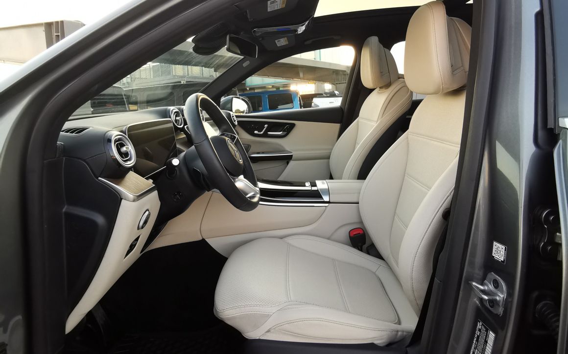 MERCEDES GLC 300 - image 11