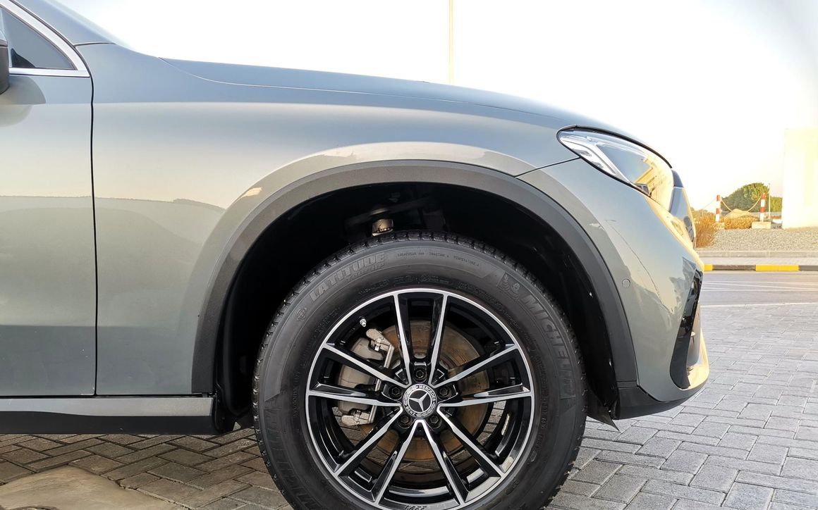 MERCEDES GLC 300 - image 8