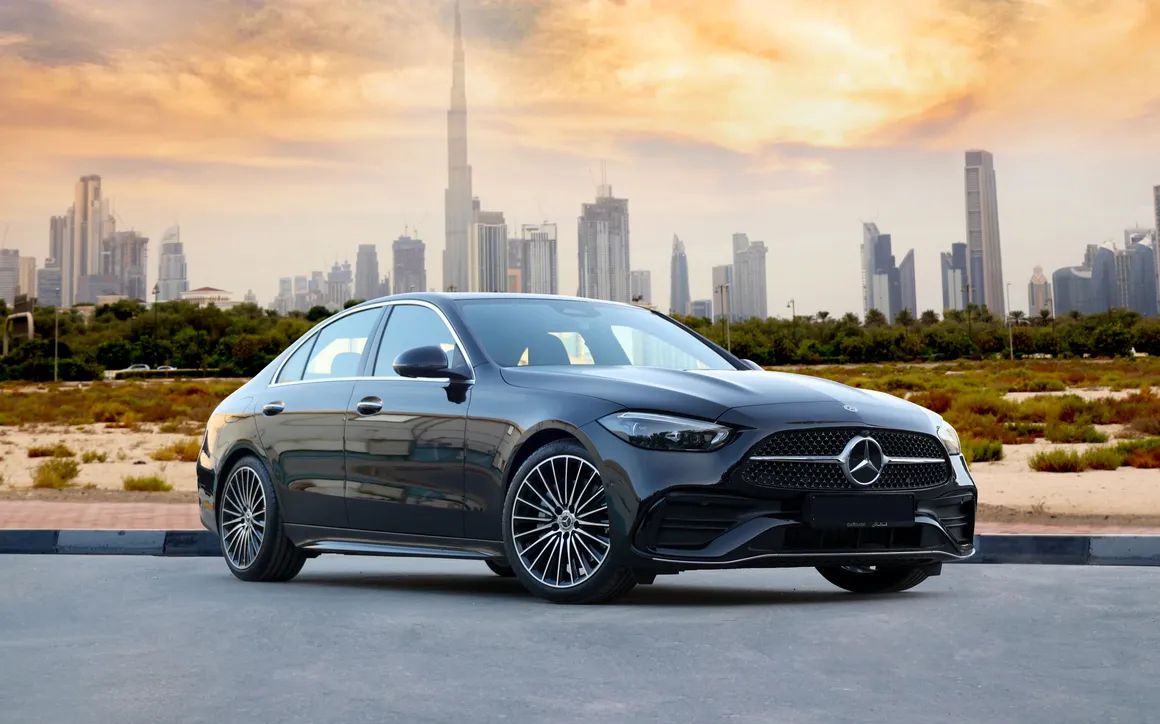 Mercedes Benz C200 Black - image 4