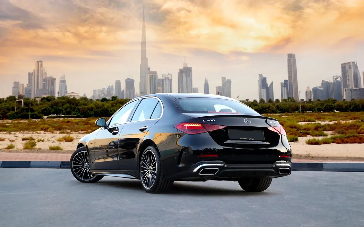 Mercedes Benz C200 Black - image 6