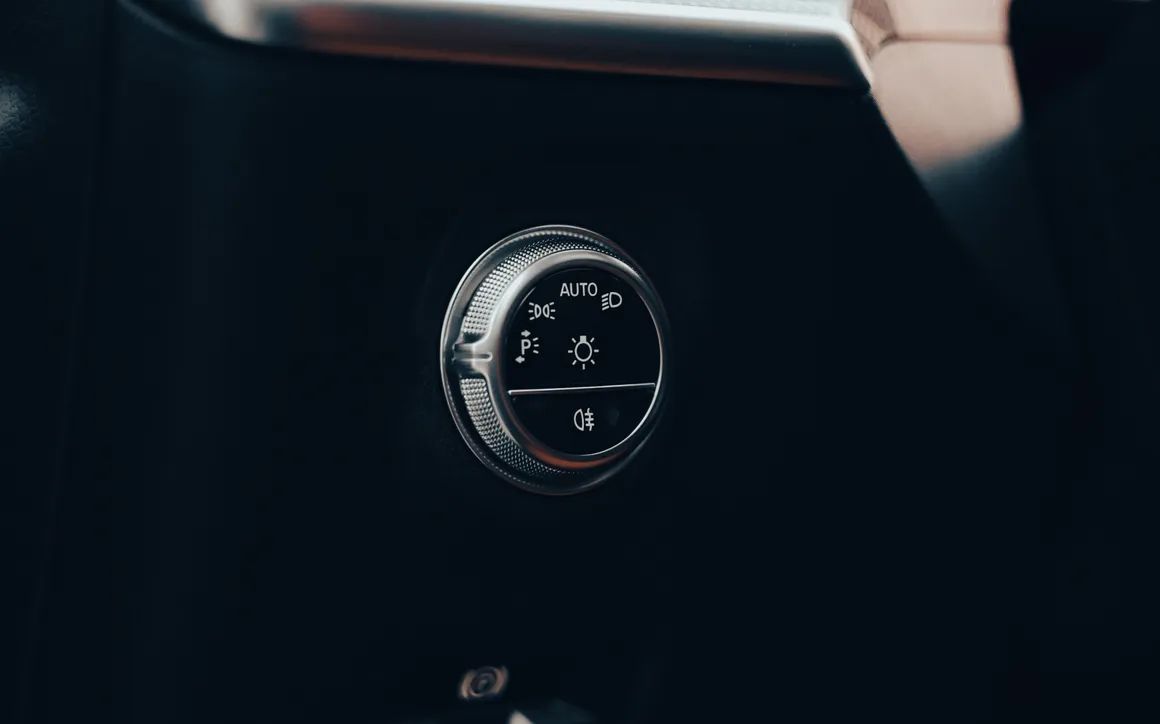 Mercedes Benz C200 Black - image 24