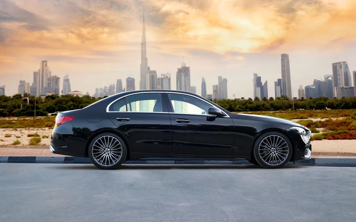 Mercedes Benz C200 Black - image 5