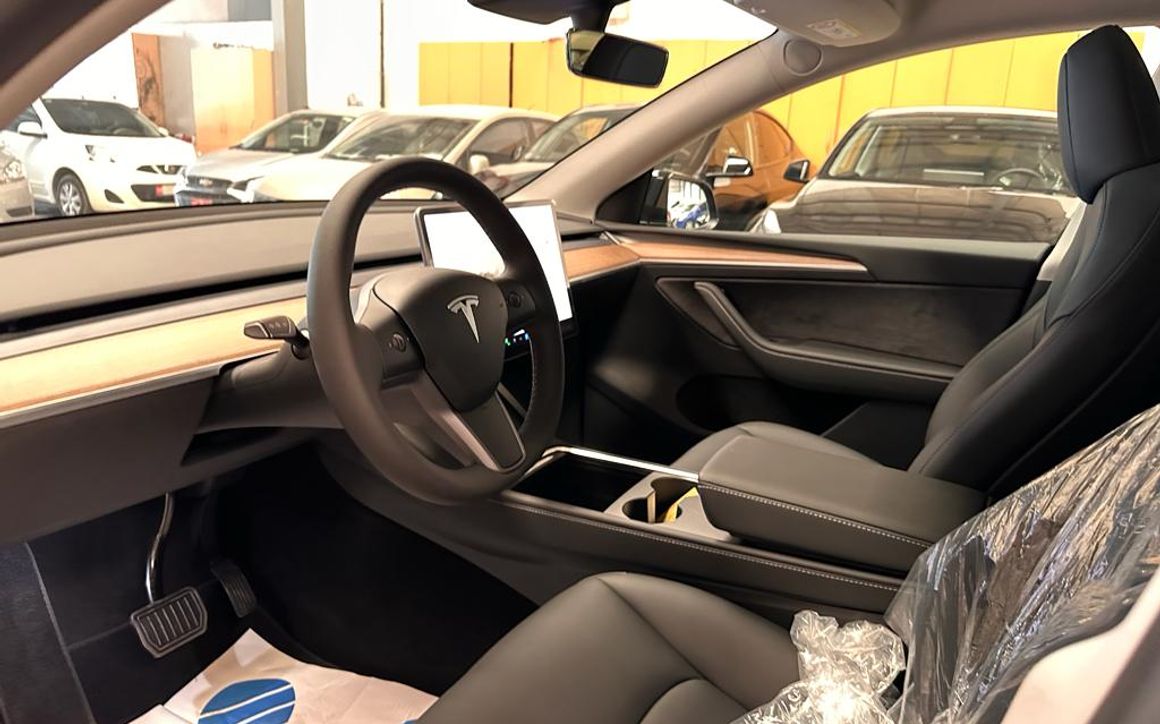 TESLA MODEL Y 2023 - image 7