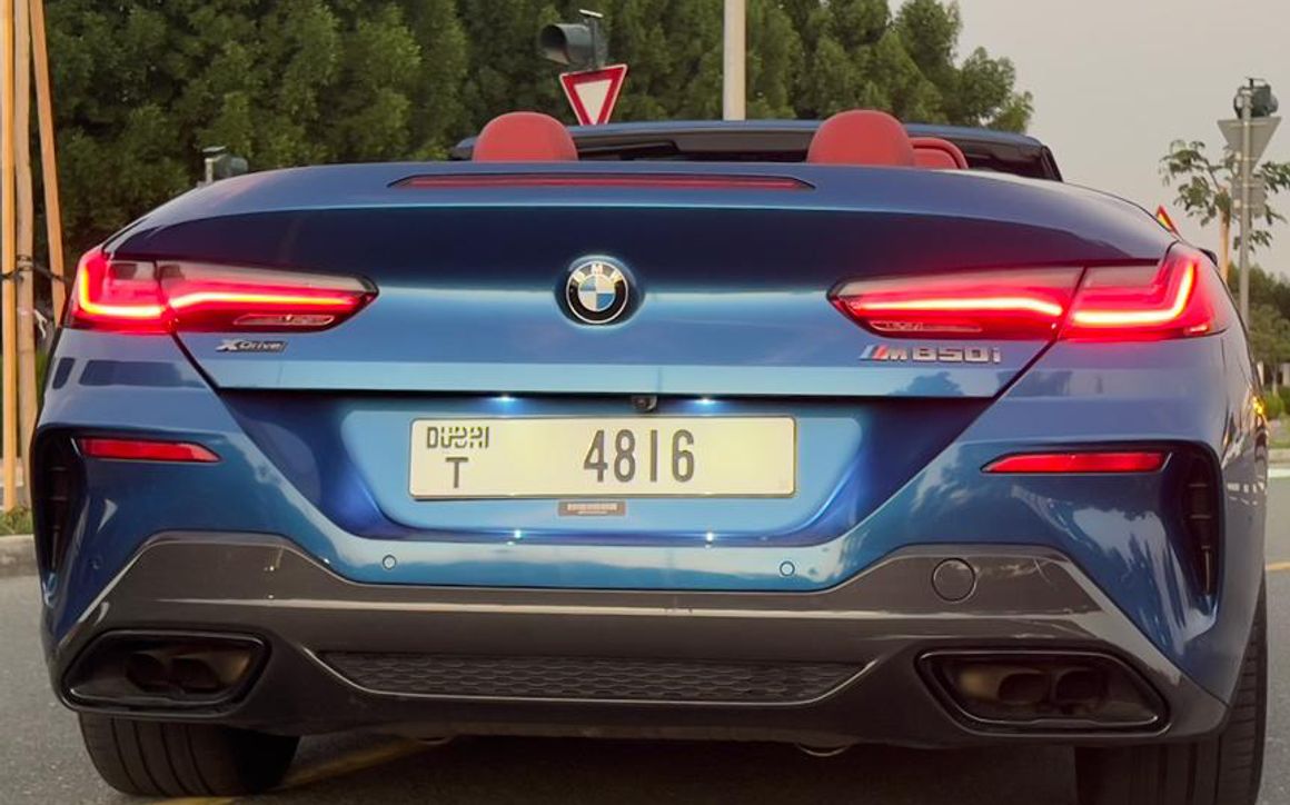 BMW 850i convertible - image 4